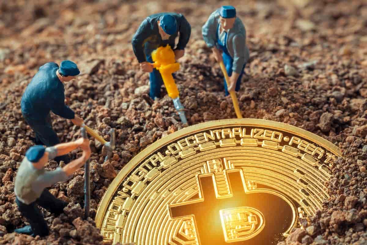 ماینینگ چیست؟ استخراج ارز دیجیتال (Mining) چگونه انجام می‌شود؟